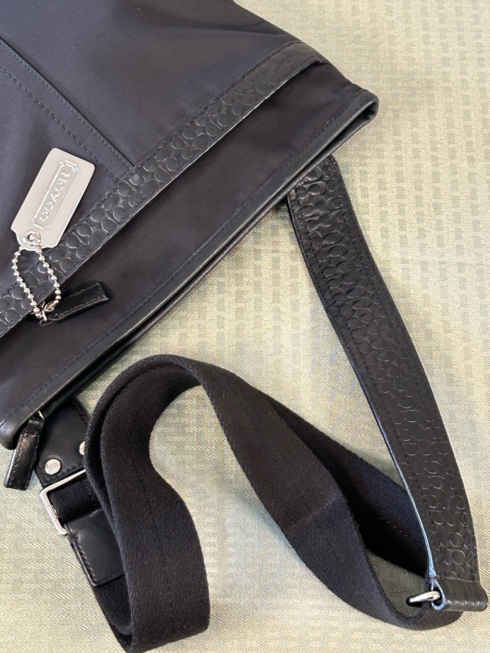 COACH 2010 Signature Leather Shoulder/Crossbody Bag 😍🖤🔥 - Picture 12 of 17